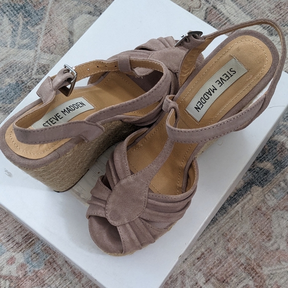 Steve Madden Mammbow Blush Suede Wedges - Picture 1 of 3